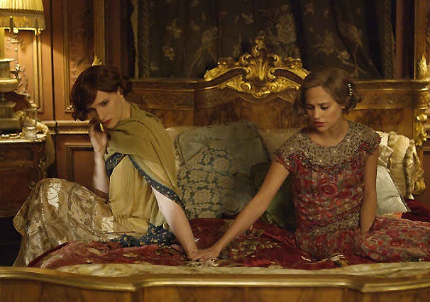 نقد فیلم «دختر دانمارکی»/ دو نقش‌آفرینی خارق العاده