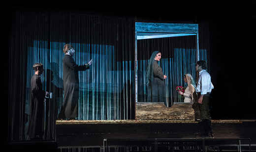 اولین اجرای «بیگانه» کامو در تالار چارسو