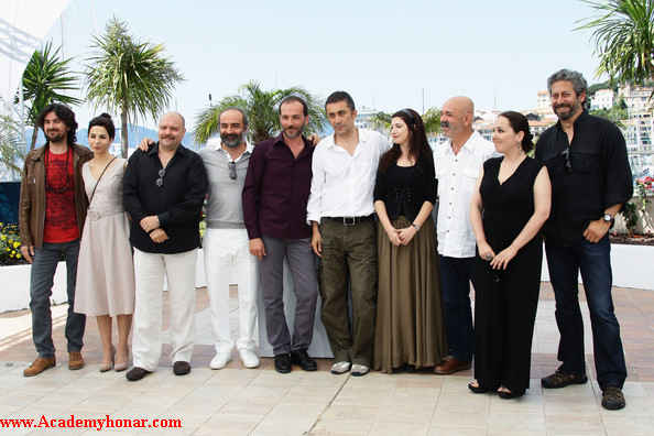 نوری بیلگه سیلان، زینب اوزباتور، محمد اوزانار، ابرو سیلان، ارکان کسال، ایلماز اردوگان، نیهان اوکوتوکا، احمد ممتاز تیلان، گوخان تیرتاکی و گوخان تیریاکی 